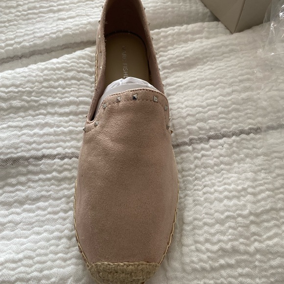 Marc Fisher pink suede espadrille slip on w/ rubber sole & studs New size 10 - Picture 3 of 12